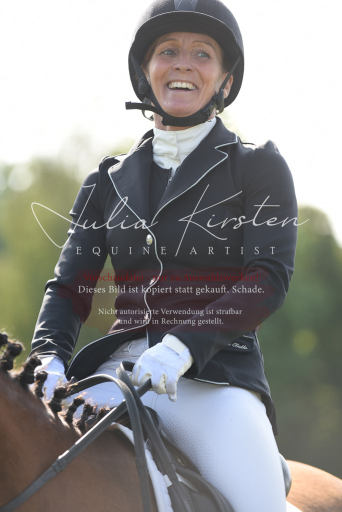 DSC_8888 | Pferde- und Turnierfotografie in Westsachsen. Pferdeportraits, Auftragszeichnungen und intuitive Kunst.