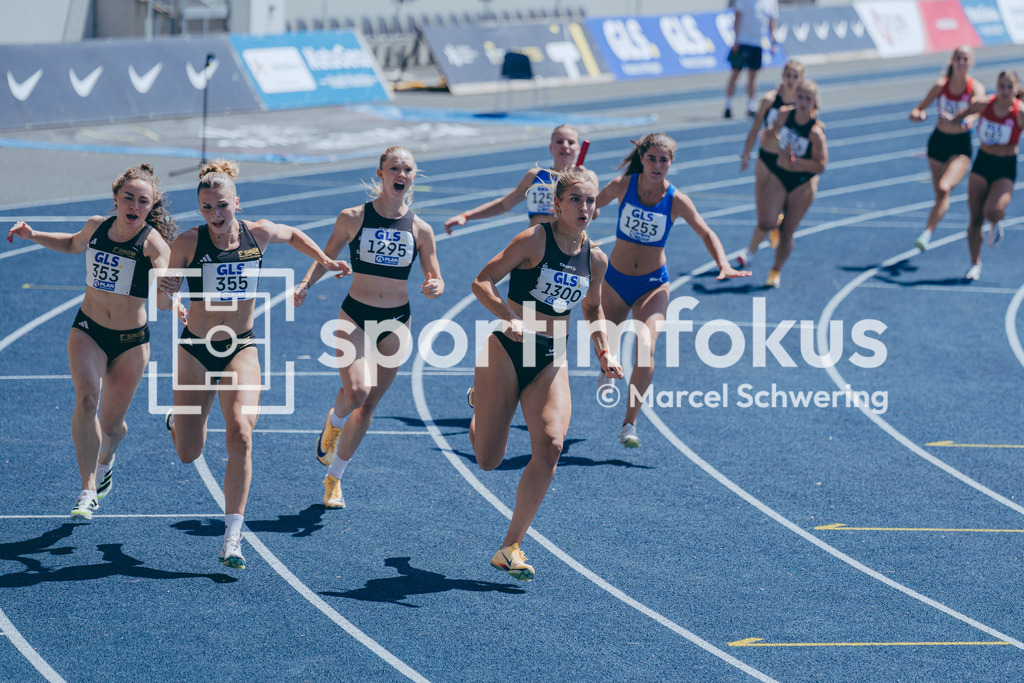 Deutsche Meisterschaften U20 / U16 2026 | Mia Besser, SC DHfK Leipzig, 1295, Mathilda Amende, SC DHfK Leipzig, 1300, 4x100-Meter-Staffel, Deutsche Meisterschaften der U20 &amp; U16 2026, Lohrheidestadion Bochum-Wattenscheid, 10.07.2026. Foto: Marcel Schwering / sportimfokus - Realisiert mit Pictrs.com