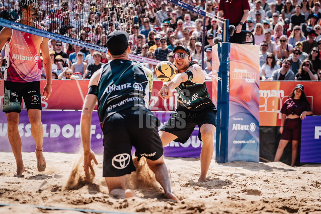 Beachvolleyball | Männer | Allianz German Beach Tour 2025 | Tourstop Düsseldorf | 17.05.2025 | v.l. Clemens Wickler und Nils Ehlers