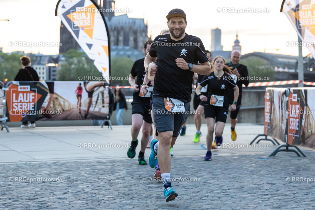 16. OBI Nachtlauf des ASV Koeln; Koeln, 17.05.23 | Impressionen vom 16. OBI Nachtlauf des ASV Koeln am 17.05.23 an Rheinpromenade und Tanzbrunnen in Koeln (Deutschland). Foto: BEAUTIFUL SPORTS/Ulrich Fassbender