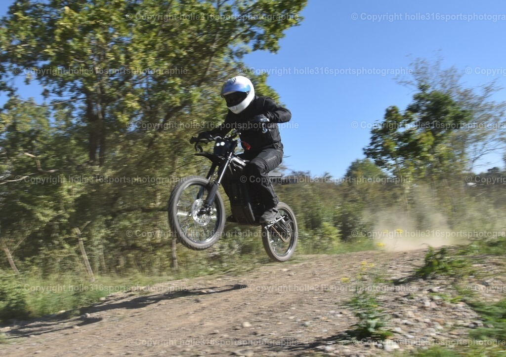 DSC_0119 | Sportfotografie , Motorsport, Motoross, Reitsport, Mointainbike, Enduro,
Landschaft , Outdoor, Eventfotografie, Landschaft, Bilder online bestellen - Realisiert mit Pictrs.com