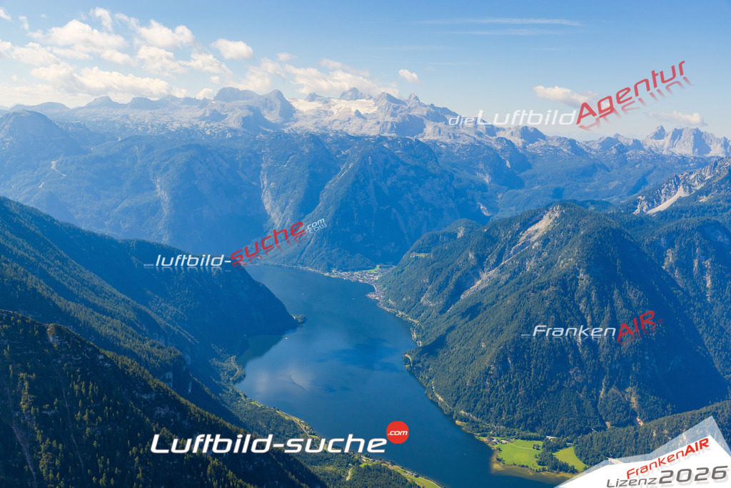 Luftbild Vs Google Maps  Hallstätter See  Hallstatt -Das Luftbild wurde 2025 vom UL-Flugzeug heraus erstellt ( keine Drohne ) - Hochauflösende Luftaufnahme -Nicht vergleichbar mit Google Maps oder Satelittenbilder- Die Geschenkidee !Mit Lizenz und Bildrechte bestellbar