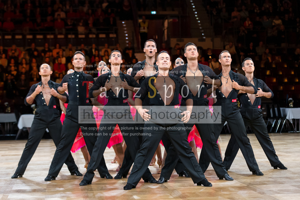 20241109_DM-Formationen_Vorrunde_0494 | Tanzsportbilder, Standardtanz, Lateintanz, WDSF, DTV, LTVB, dancecomp, goc, hessen tanzt, blaues band der spree, walzer, tango, wiener walzer, slowfox, quickstepp, samba, rumba, cha-cha-cha, paso doble. jive, hd-kroft photography, turniertanzsport