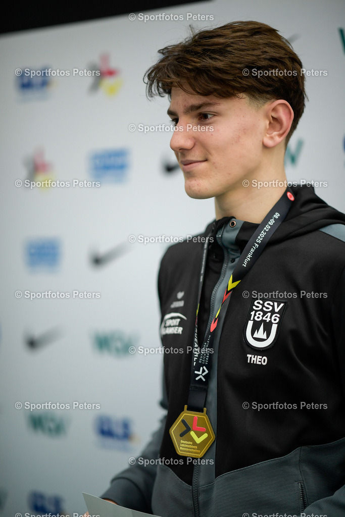 _KP13059_1 | 09.02.2025, xkaix, Leichtathletik 20. Deutsche Meisterschaften, Mehrkampf Halle v.l. Theodor Keller (SSV Ulm 1846) - Realisiert mit Pictrs.com