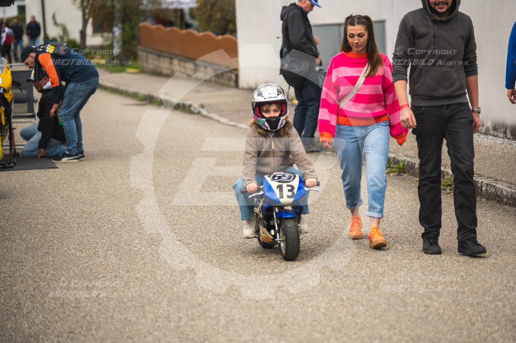 0247 - Bergrennen Landshaag2026 | BREITBILD Austria Webshop

Finde Fotos von: Breitbild, Breitbild Austria, Landshaag, Europeanbikers, KTM, BMW, Bergrennen, Bikeporn, Carporn, Bikes, Cars, Fotografie, Oberösterreich, Österreich, Berufsfotograf, Motorradteile Ganster, Julbach, Pannoniari - Realisiert mit Pictrs.com