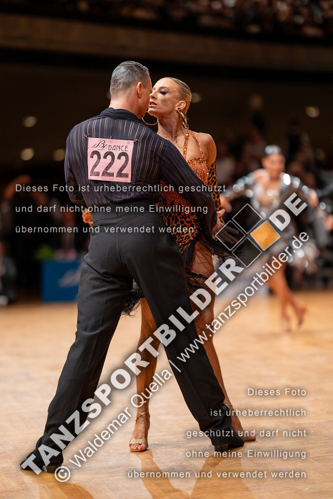 20230812-12709 | Hier finden Sie Tanz Bilder vom Latein und Standard Formationen tanzen. Sportbilder vom Tanzsport. Schöne Fotos und von Weltmeisterschaft, Europameisterschaft, Bundesliga, Regionalliga, Oberliga und Landesliga sowie von GOC Stuttgart, DanceComp, WM Bremen