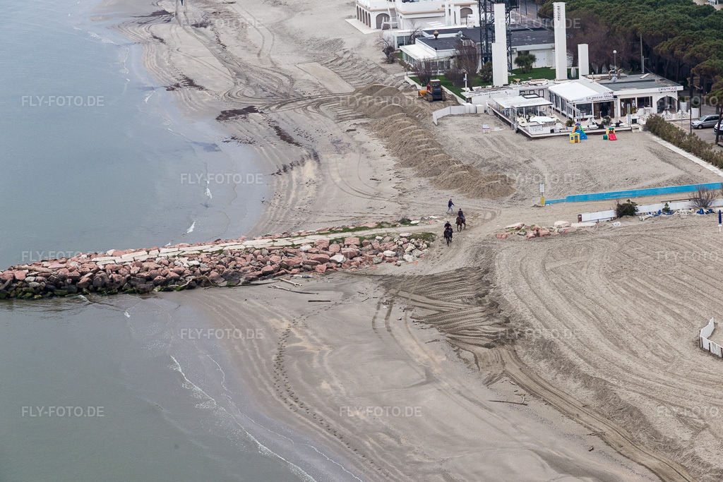 Luftbild: Ortsansicht in Lido delle Nazioni im Bundesland Emilia-Romagna in Italien. Foto: IMG_105932.jpg vom 11.04.2018 durch Werner Riehm/FLY-FOTO.de