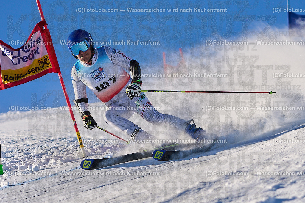 ALP4724_MASTERS-Cup_GS-A Herrn_Haller Thorsten | (C)FotoLois.com, Alois Spandl. FIS Masters-Cup Wildschönau, Giant Slalom auf der Piste Schatzberg GS, Siegerehrung auf dem Dorfplatz Niederau, Sa 13. Januar 2024.