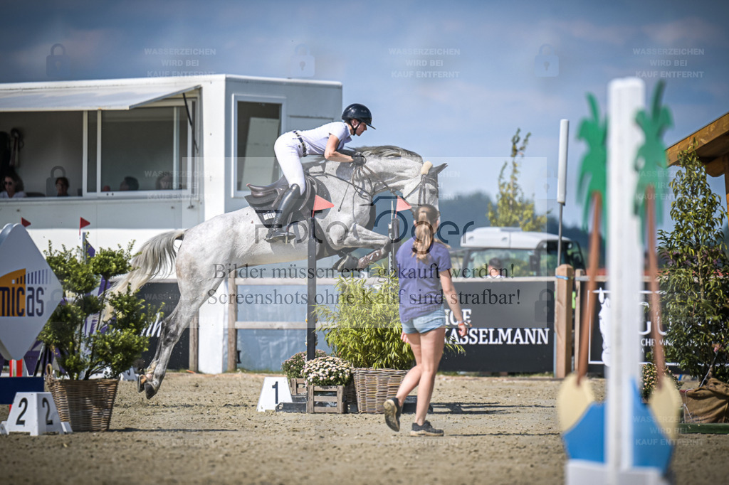 DOS_2160 | Entdecke hochwertige Reitturnierfotos von Foto Oger. Professionell, emotional und authentisch – jetzt Lieblingsmomente im Shop bestellen. - Realisiert mit Pictrs.com