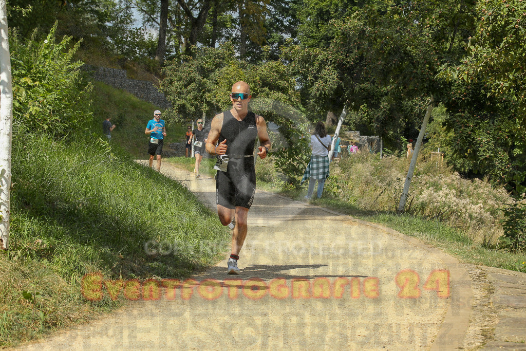 250824_1333_EX1_2773 | Sportfotografie im Rhein-Sieg Kreis, Köln, Bonn, NRW, Rheinland Pfalz, Hessen, etc. Unser Tätigkeitsfeld umfasst den Laufsport vom Volkslauf über den Marathon, Duathlon, Triathon bis zum Ultralauf wie Kölnpfad Ultra oder Schindertrail.