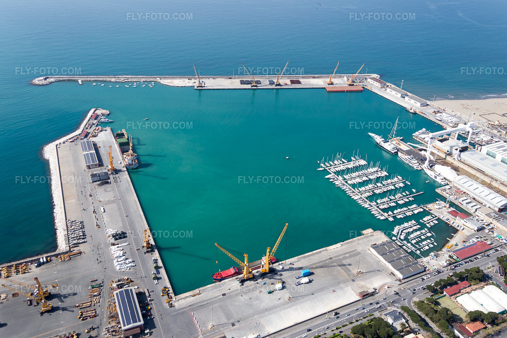 Aerial view: Port facilities on the Ligurian Sea coast in the Marina di district Carrara in Carrara in the state Massa-Carrara, Italy.Photo: IMG_087120.jpg taken on 04/04/2016 by Werner Riehm/FLY-FOTO.comResolution of the original: 5472 x 3648 px