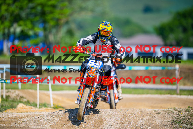 MaZZes_FotoMatrix_230527_2003 | SENIOR