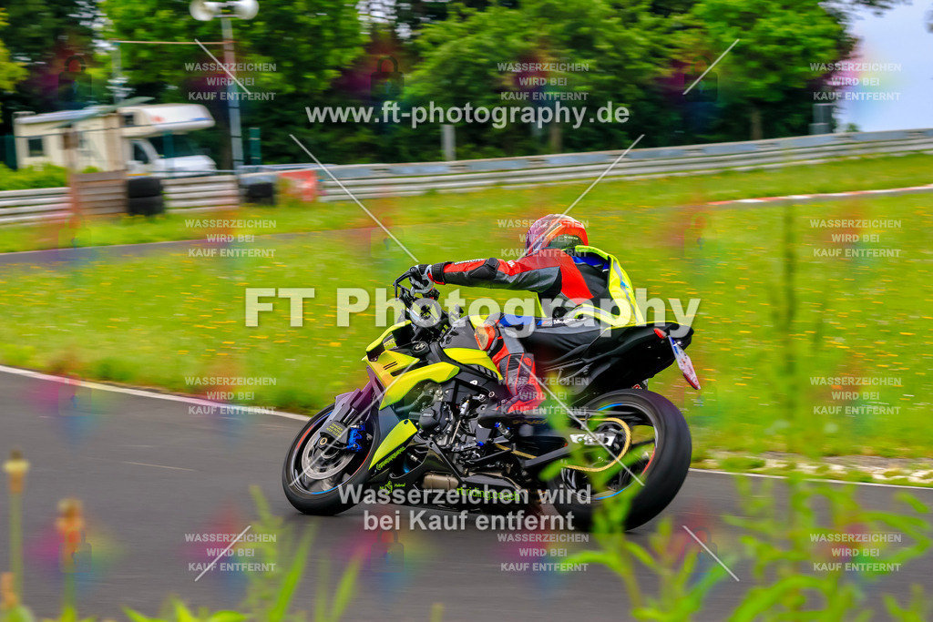 VBK-7537 | Hier findet Ihr Bilder von Touristenfahrten auf der Nürburgring Nordschleife oder von anderen Veranstaltungen die ich besucht habe. Viel Spass beim Durch Schauen 