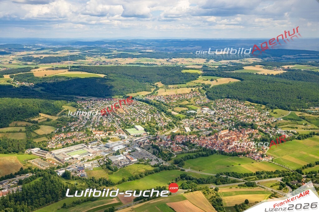 Luftaufnahme der Stadt Ebern - Die Luftaufnahme wurde 2025 vom UL-Flugzeug heraus erstellt ( keine Drohne ) - Hochauflösende Luftaufnahme - für professionelle Ausdrucke geeignet. Die Geschenkidee !Mit Lizenz und Bildrechte bestellbar