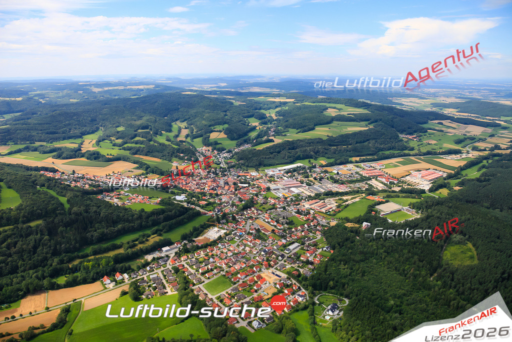 Die Luftaufnahme der Stadt Weismain wurde vom UL-Flugzeug heraus erstellt ( keine Drohne )- hohe Auflösung für beste Qualität
