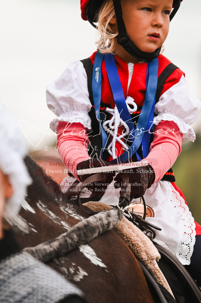 DSC_7702 | Pferde- und Turnierfotografie in Westsachsen. Pferdeportraits, Auftragszeichnungen und intuitive Kunst.