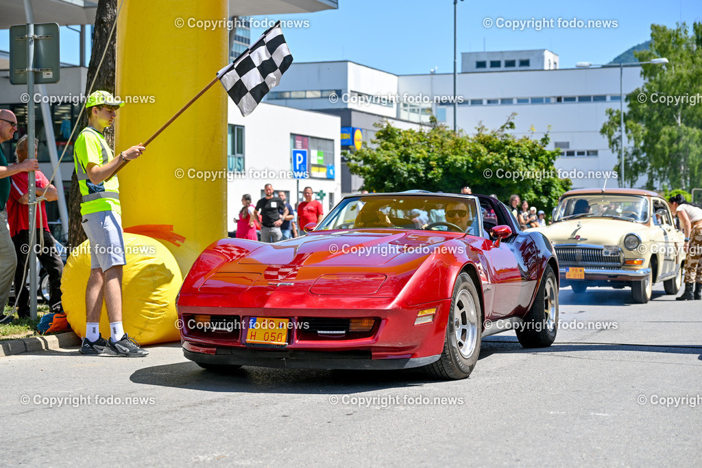 Slowakei_ Povazska Bystrica_ Veteran Tour Manin_ 14.06.2025-214 | 14.06.2025, Slowakei, SVK, Trenciansky kraj, Povazska Bystrica, im Bild Oldtimer Klub, Historische Fahrzeuge, Veteran Tour Manin, Auto, Alt, Besucher, Menschen, Feature, Symbolbild