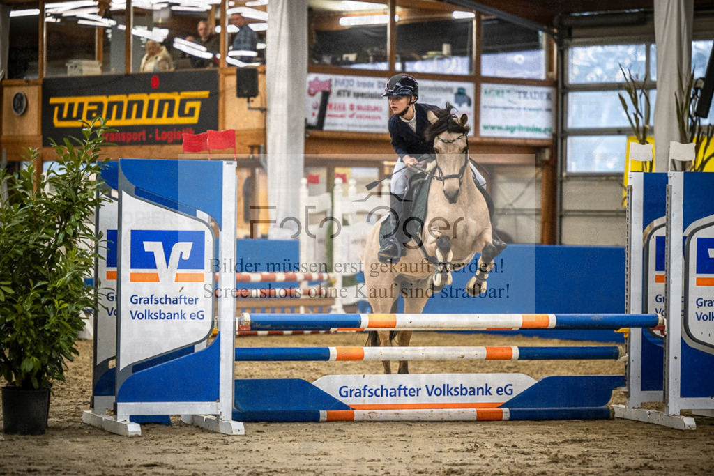 DOS_0150 | Entdecke hochwertige Reitturnierfotos von Foto Oger. Professionell, emotional und authentisch – jetzt Lieblingsmomente im Shop bestellen.Deutschlandweite Turnierfotografie. - Realisiert mit Pictrs.com