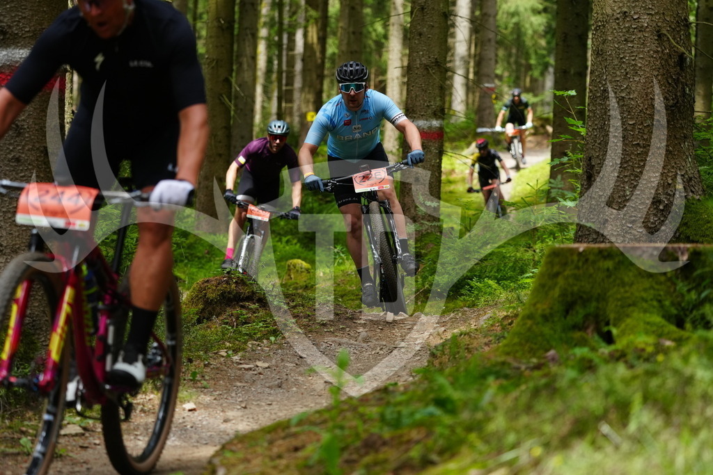 FC100368 | Fotogalerie der Treibjagd im Dunkelwald - Dein MTB Etappenrennen im Erzgebirge - Realisiert mit Pictrs.com