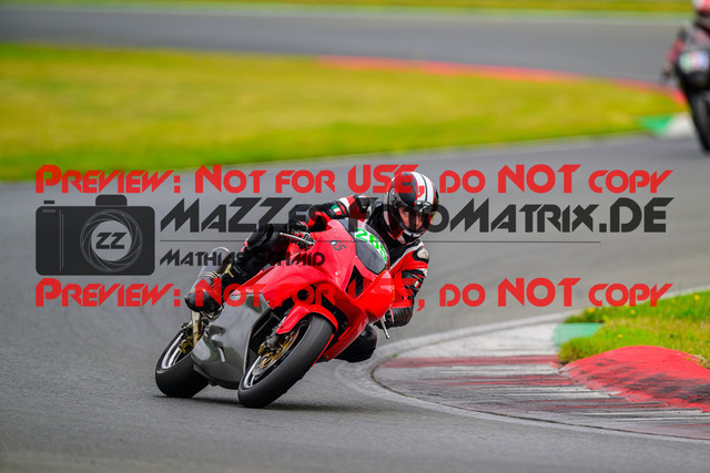 MaZZes_FotoMatrix_240724_6007705_8320 | GRUEN