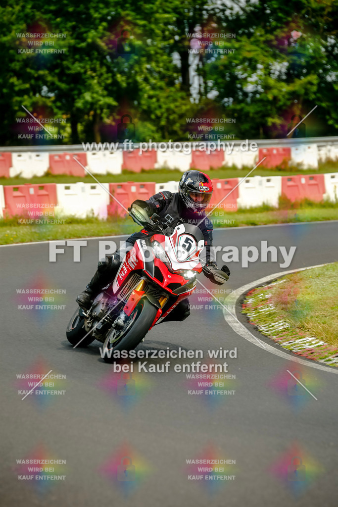 VBK-4472 | Hier findet Ihr Bilder von Touristenfahrten auf der Nürburgring Nordschleife oder von anderen Veranstaltungen die ich besucht habe. Viel Spass beim Durch Schauen 