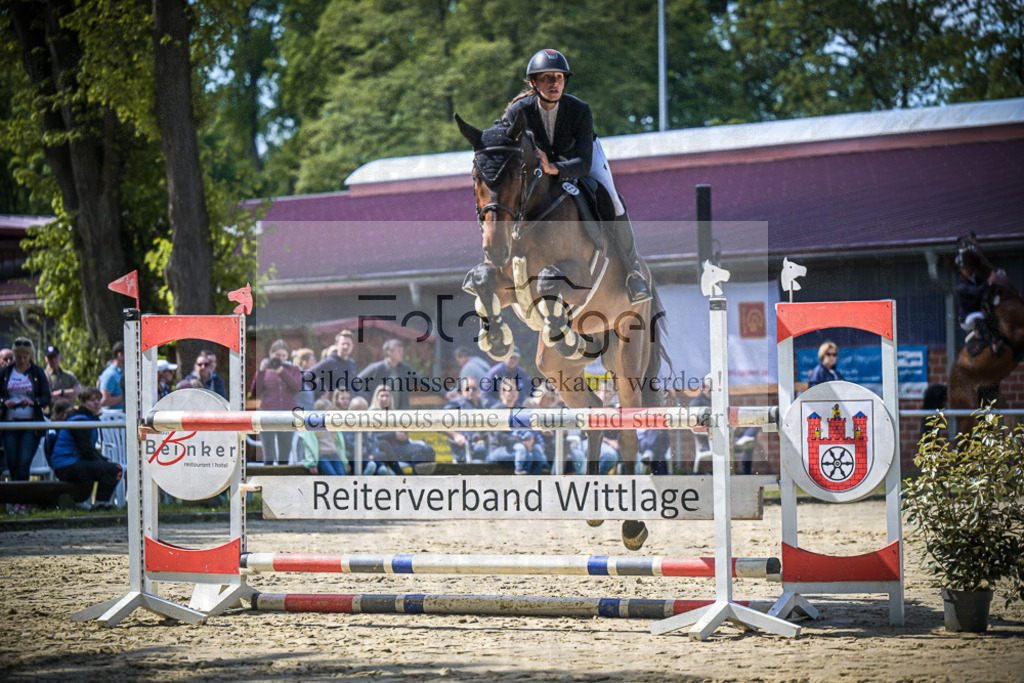 DOS_7816 | Entdecke hochwertige Reitturnierfotos von Foto Oger. Professionell, emotional und authentisch – jetzt Lieblingsmomente im Shop bestellen.Deutschlandweite Turnierfotografie. - Realisiert mit Pictrs.com