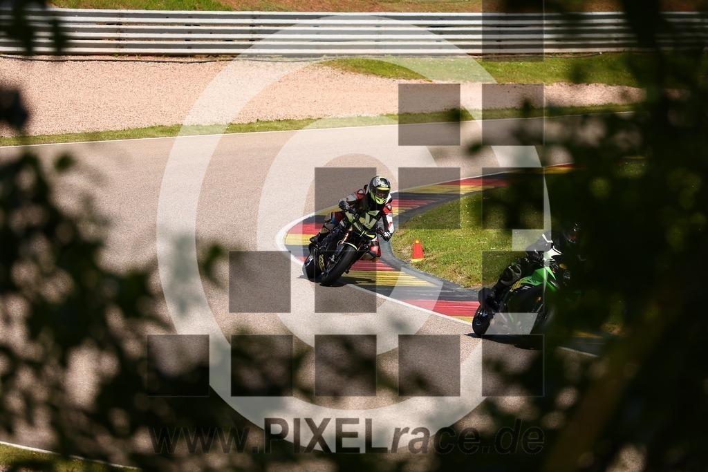 0770-20250527_04923 | Schöne Erinnerungen an spannende Momente - das festzuhalten ist unser Job. PIXELrace.de ist seit 2003 auf den Rennstrecken Europas unterwegs um die Action draußen beim Fahren und die wunderbare Stimmung imm Fahrerlager für euch einzufangen.