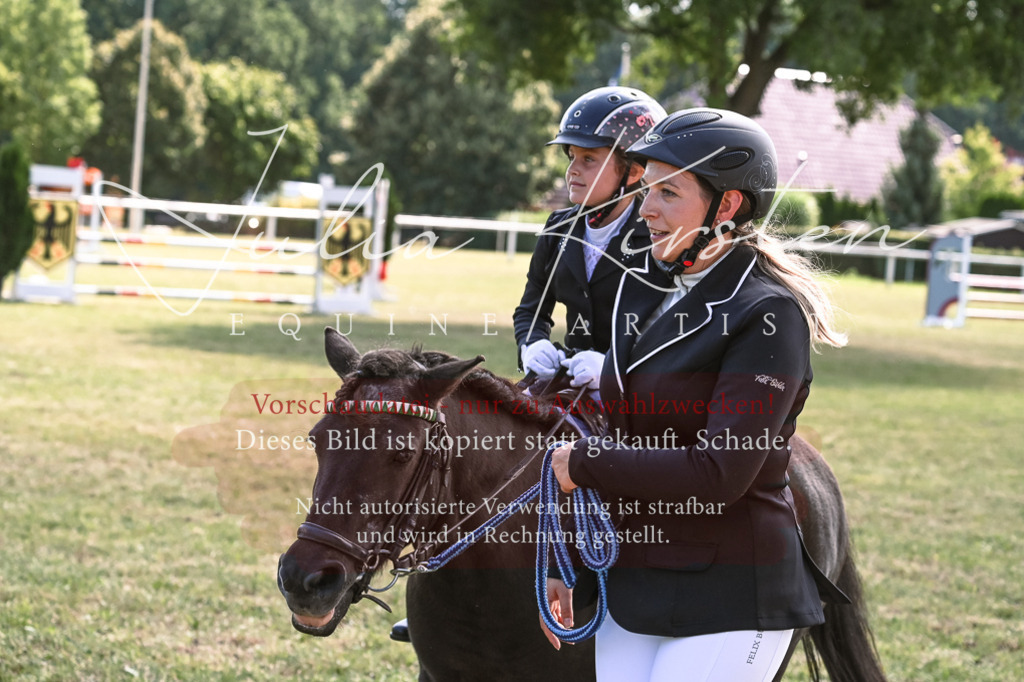 DSC_6834 | Pferde- und Turnierfotografie in Westsachsen. Pferdeportraits, Auftragszeichnungen und intuitive Kunst.
