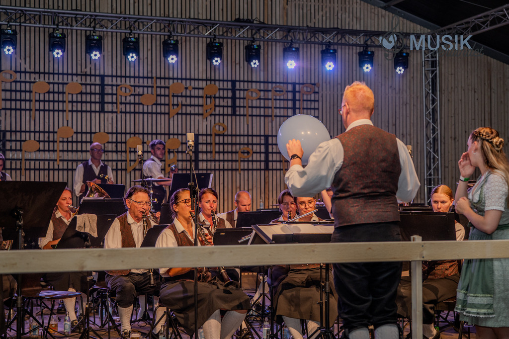 DSC_4772 | "Fussifoto.com – Ihr Ansprechpartner für hochwertige Fotografie! Entdecken Sie kreative Bilder und professionelle Dienstleistungen. Kontaktieren Sie uns für Ihre Projekte!"