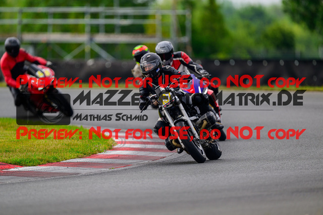 MaZZes_FotoMatrix_240724_6007705_2600 | GELB