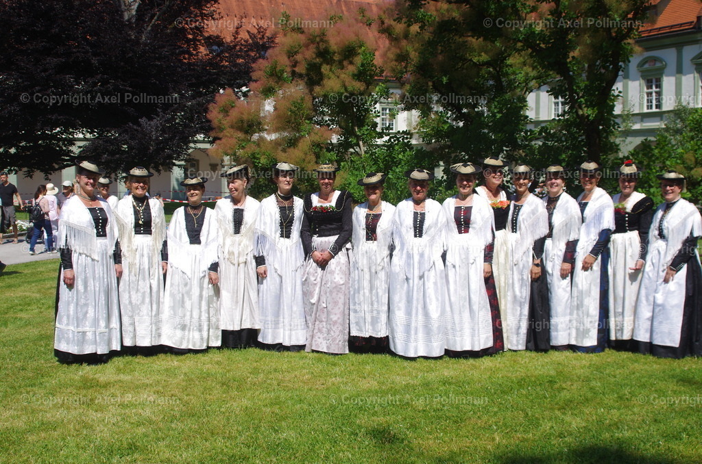 IMGP4754 | fotografiert von Axel PollmannLeonhardi Wallfahrt Benediktbeuern und Murnau, Fronleichnam, Fasching, Landschaft im Loisachtal und Benediktbeuern  - Realisiert mit Pictrs.com