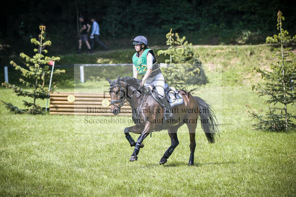 DOS_9014 | Entdecke hochwertige Reitturnierfotos von Foto Oger. Professionell, emotional und authentisch – jetzt Lieblingsmomente im Shop bestellen.Deutschlandweite Turnierfotografie. - Realisiert mit Pictrs.com