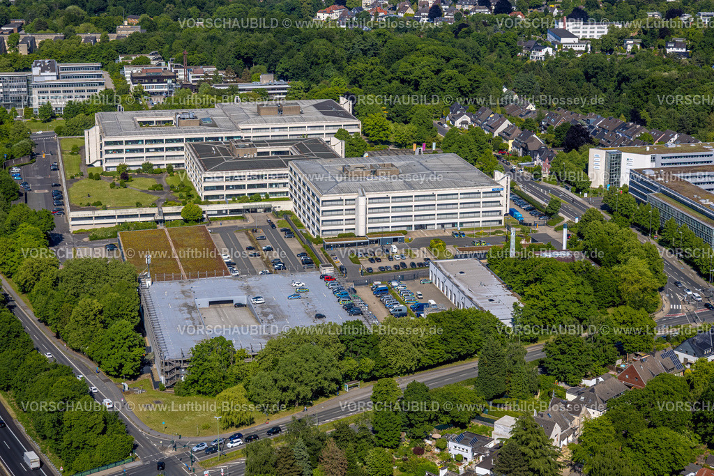 Essen250508354 | Luftbild, Polizei Essen - Polizeiinspektion 2 - Südund GALERIA Karstadt Kaufhof GmbH Firmencampus, Schuir, Essen, Ruhrgebiet, Nordrhein-Westfalen, Deutschland
