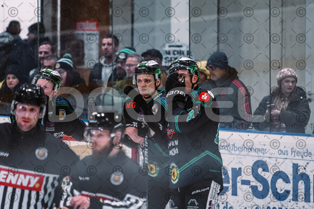 Alligators_vs_Memmingen_05_12_2025-141 | Höchstadt Alligators Fotogalerie: Eishockey-Action aus Franken. Professionelle Spielfotos, Portraits & Stadionbilder zum Download. Jetzt entdecken! - Realized with Pictrs.com