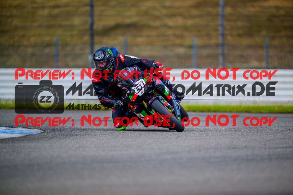 MaZZes_Fotomatrix_20250628_6007705_8272 | WEISS