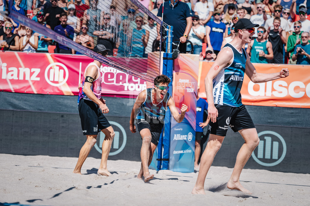 Beachvolleyball | Männer  | Allianz German Beach Tour 2024 | Tourstop Kühlungsborn | 10.08.2024 | v.l. Lui Wüst und Philipp Huster jubeln