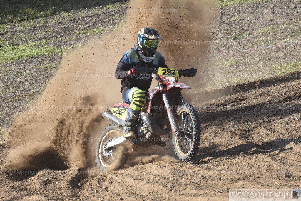 DSC_0513 | Sportfotografie , Motorsport, Motoross, Reitsport, Mointainbike, Enduro,
Landschaft , Outdoor, Eventfotografie, Landschaft, Bilder online bestellen - Realisiert mit Pictrs.com