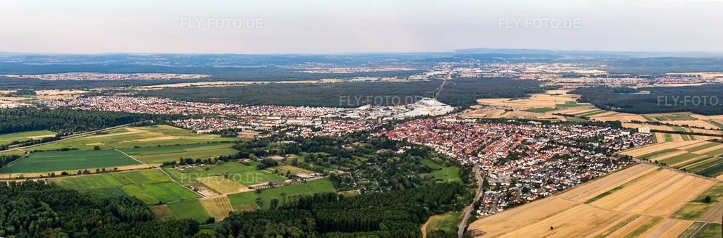 Luftbild: Panorama im Ortsteil Graben in Graben-Neudorf im Bundesland Baden-Württemberg in Deutschland. Foto: IMG_109087-Pano.jpg vom 19.07.2018 durch Werner Riehm/FLY-FOTO.deAuflösung des Originals: 10430 x 3442 px