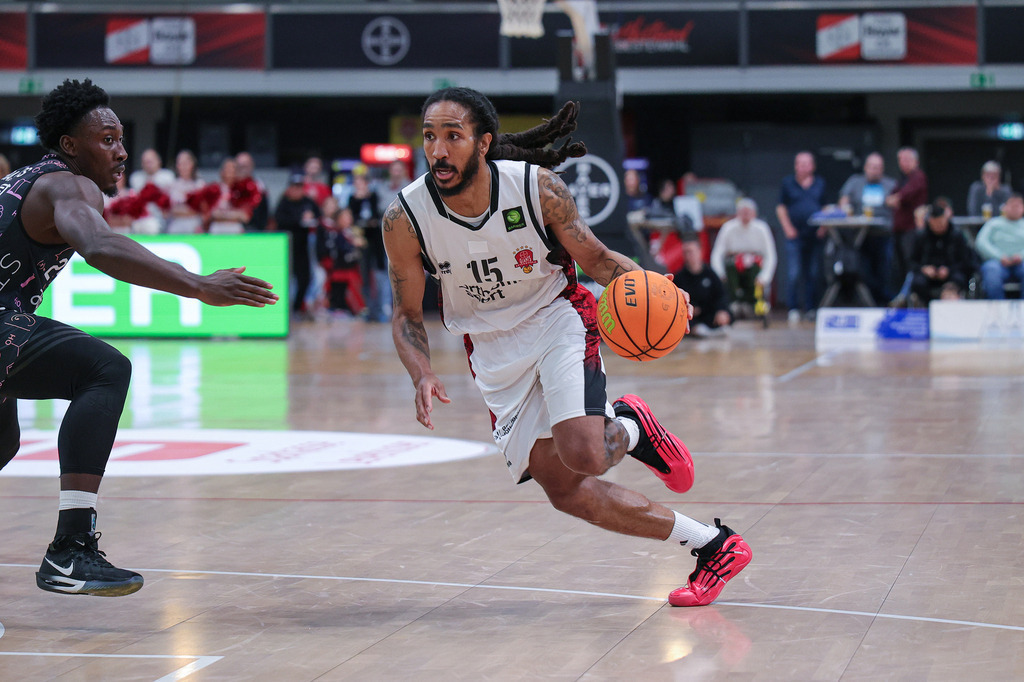 Pro A BAYER GIANTS vs Uni Baskets Münster-97 | Fotos von Basketballspielen aus dem Raum NRW fotografiert von Gero Mueller-Laschet und Daniel Schaefer - Realisiert mit Pictrs.com