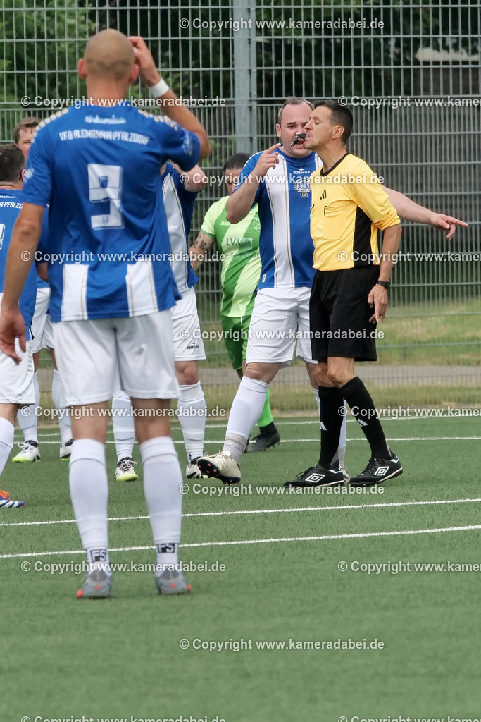 Fußball : Bezirksliga : SV 08/29 Friedrichsfeld - Alemannia Pfalzdorf am 30.05.2026 in Voerde Friedrichsfeld | Fußball : Bezirksliga : SV 08/29 Friedrichsfeld - Alemannia Pfalzdorf am 30.05.2026 in Voerde Friedrichsfeld - Realisiert mit Pictrs.com