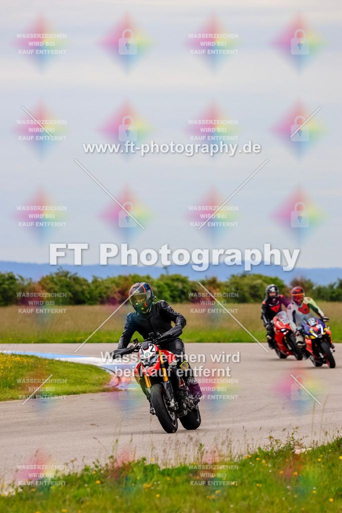 MotoTeam-2875 | Hier findet Ihr Bilder von Touristenfahrten auf der Nürburgring Nordschleife oder von anderen Veranstaltungen die ich besucht habe. Viel Spass beim Durch Schauen 