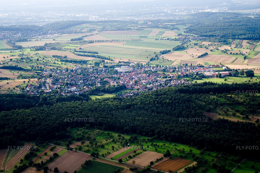 Luftbild: Ortsansicht von Süden im Ortsteil Stupferich in Karlsruhe im Bundesland Baden-Württemberg in Deutschland.Foto: IMG_12398.jpg vom 05.08.2008 durch Werner Riehm/FLY-FOTO.deAuflösung des Originals: 3456 x 2304 px