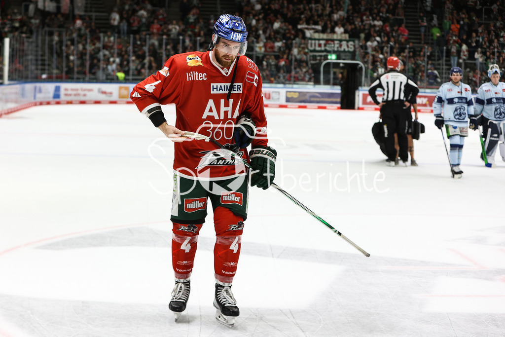 Augsburger Panther - Straubing Tigers | Jordan SOUTHORN (AEV #4) ist enttaeuscht nach der Partie