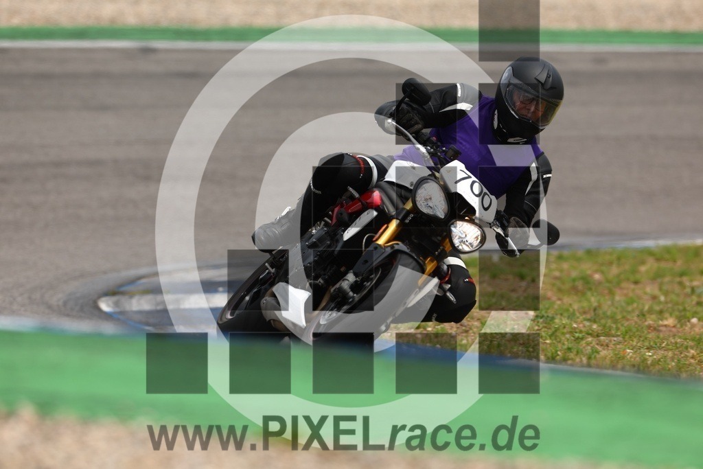 0700-20250529_02321 | Schöne Erinnerungen an spannende Momente - das festzuhalten ist unser Job. PIXELrace.de ist seit 2003 auf den Rennstrecken Europas unterwegs um die Action draußen beim Fahren und die wunderbare Stimmung imm Fahrerlager für euch einzufangen.