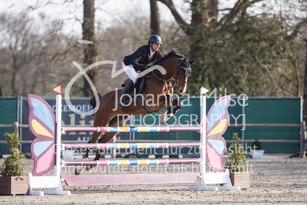 250408_Mühlen_SprPf-M-543 | Deine schönsten Turniermomente als professionelle Fotos! Entdecke hochwertige Pferdesport-Fotografie im Online-Shop. Jetzt Fotos finden & bestellen!