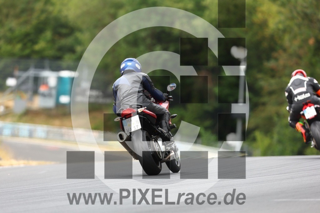 0410-20260722_01086 | Schöne Erinnerungen an spannende Momente - das festzuhalten ist unser Job. PIXELrace.de ist seit 2003 auf den Rennstrecken Europas unterwegs um die Action draußen beim Fahren und die wunderbare Stimmung imm Fahrerlager für euch einzufangen.