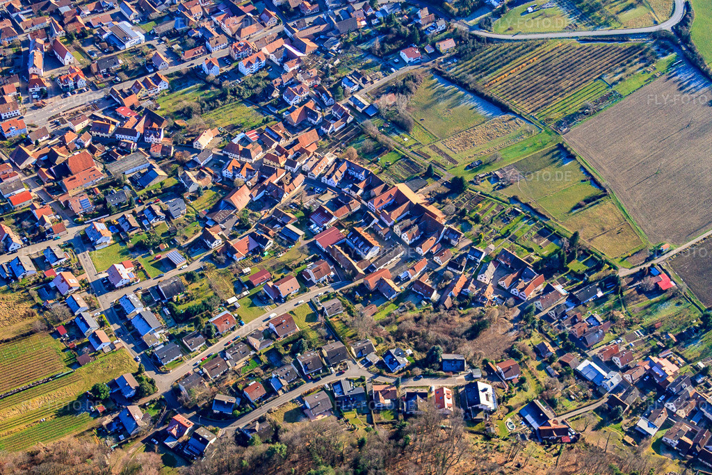 Luftbild: Oberdorfstr in Oberotterbach im Bundesland Rheinland-Pfalz in Deutschland. – Foto: IMG_48357.jpg vom 11.12.2011 durch Werner Riehm/FLY-FOTO.de – Auflösung des Originals: 4752 x 3168 px