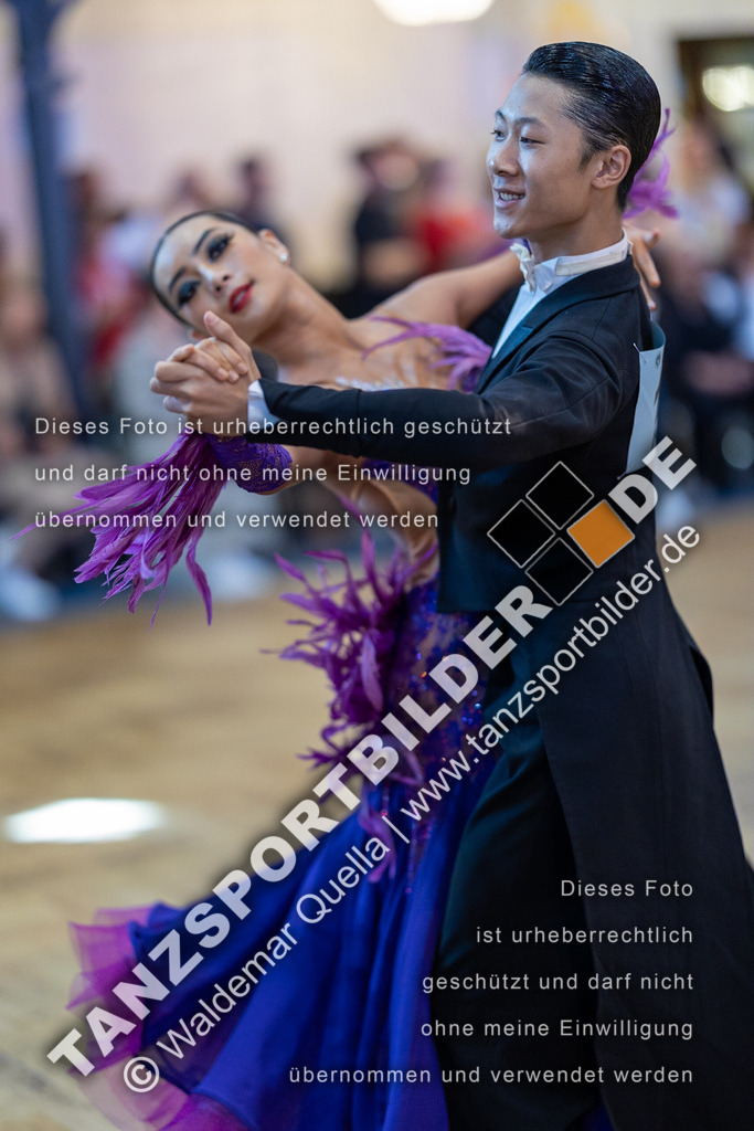 20230812-10316 | Hier finden Sie Tanz Bilder vom Latein und Standard Formationen tanzen. Sportbilder vom Tanzsport. Schöne Fotos und von Weltmeisterschaft, Europameisterschaft, Bundesliga, Regionalliga, Oberliga und Landesliga sowie von GOC Stuttgart, DanceComp, WM Bremen