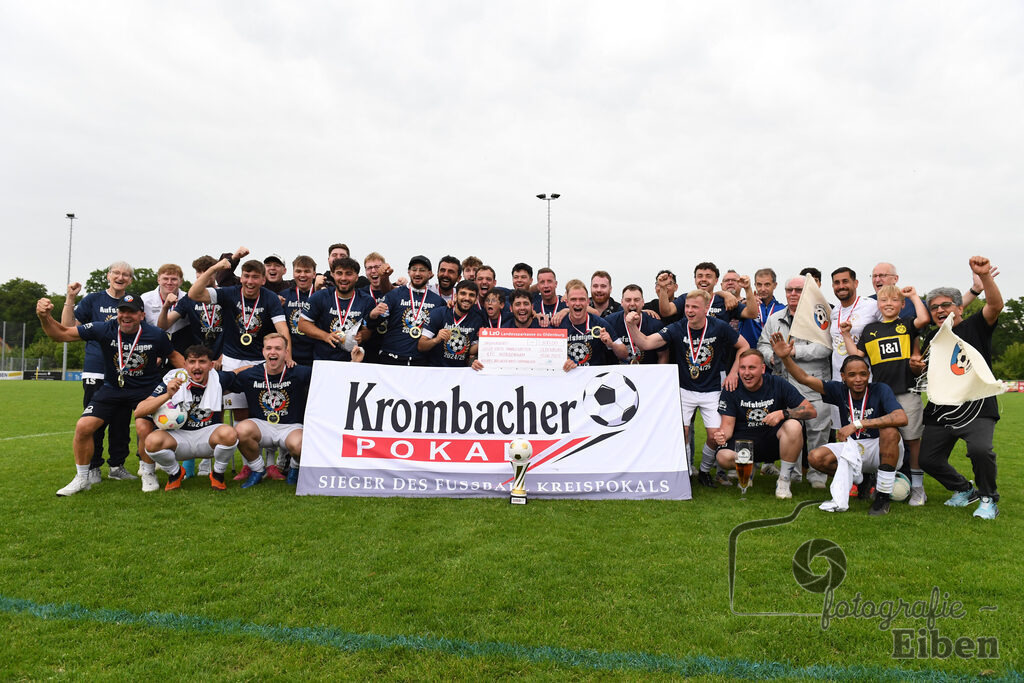 1. FC Nordenham-SV GOTANO | Kreispokal Finale Jade-Weser-Hunte 1. Mannschaften; 1.FC Nordenham (weiß)-SV GOTANO (blau) am 15.06.2025 in Rastede (Sportanlage Köttersweg), Photo: Philip Eiben 2025 - Realisiert mit Pictrs.com