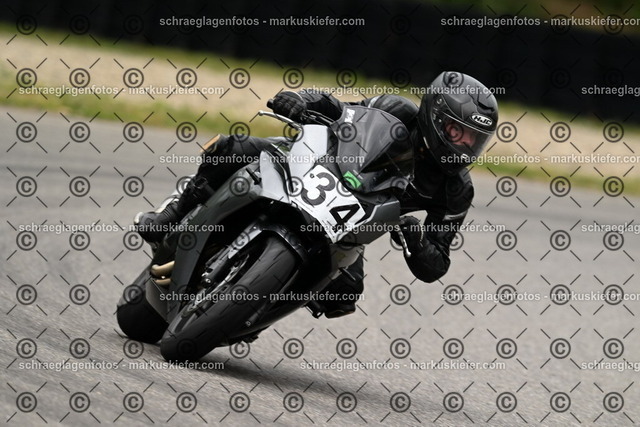 25bt02-1218 | markuskiefer.com - Realisiert mit Pictrs.com